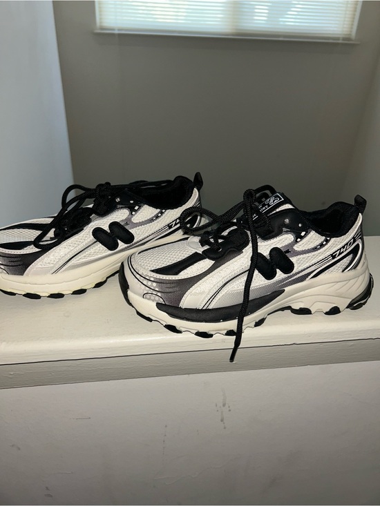 Shoes - Black & White Chunky Athletic Sneakers